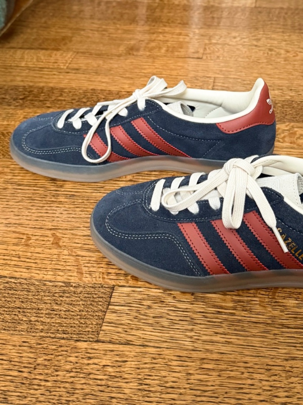 Adidas: GAZELLE Indoor Shoes size 6.5 men / 8 women Navy Suede w/Red 3 stripes - Picture 2 of 5